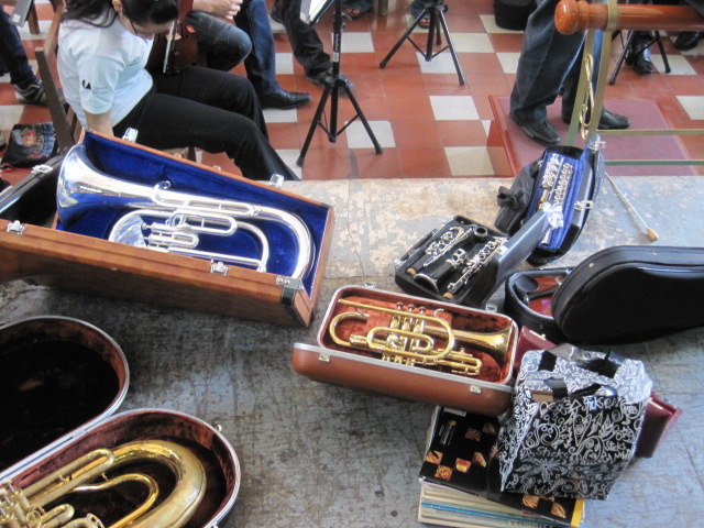 Central collecting donated instruments for Yucatan orchestra