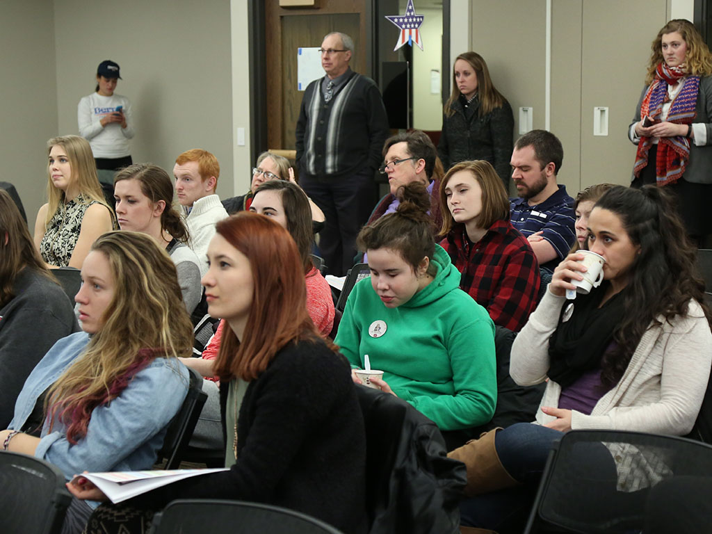Central Hosts Debate Viewing, Discussion
