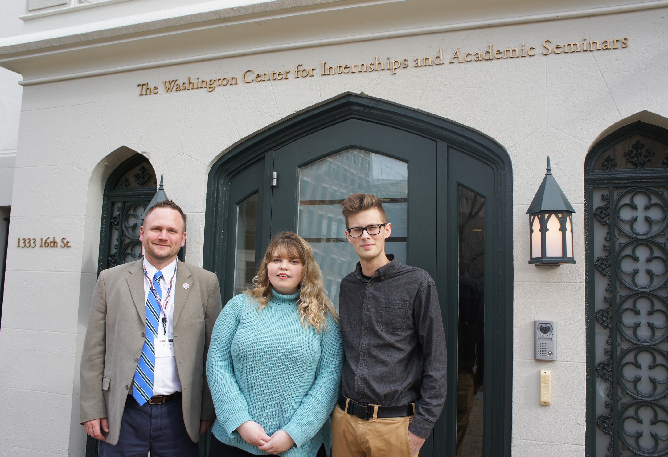 Central College professor Andrew Green attends the Washington Center’s 2017 Presidential Inauguration Seminar in Washington, D.C., with students Hannah Hirl and Andrew Brouwer of Oskaloosa, Iowa. The two-week program challenges students to elevate political discourse and pursue bipartisan cooperation