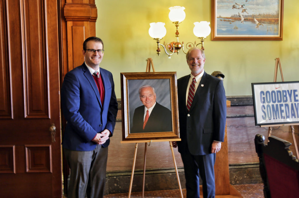 Lt. Gov. Adam Gregg Displays Portrait of Central President