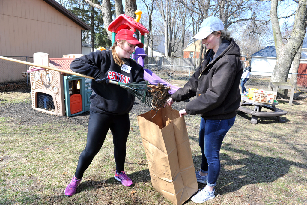 Central Students Work with Community Members During Annual Service Day