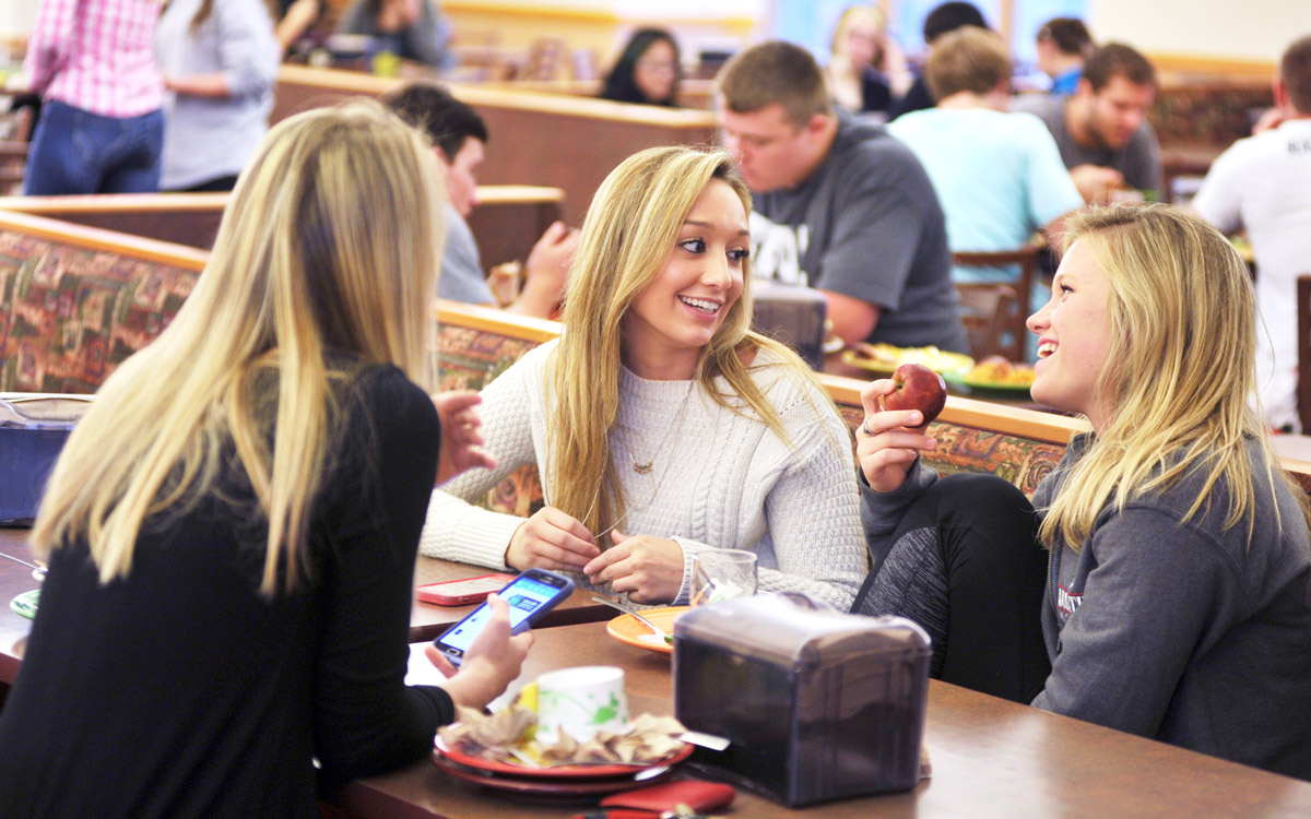 Students eating a meal at the Central Market.