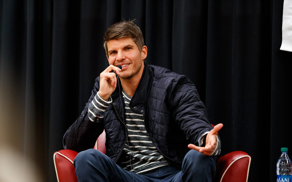 Kyle Korver speaks at Central College