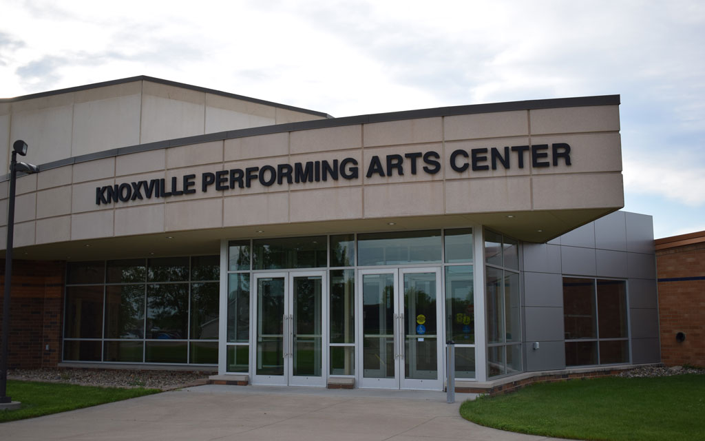 Heetland Hosts Central Choir at Knoxville Performing Arts Center