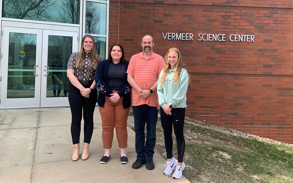 Central Faculty-Student Research Published in Chemistry Journal