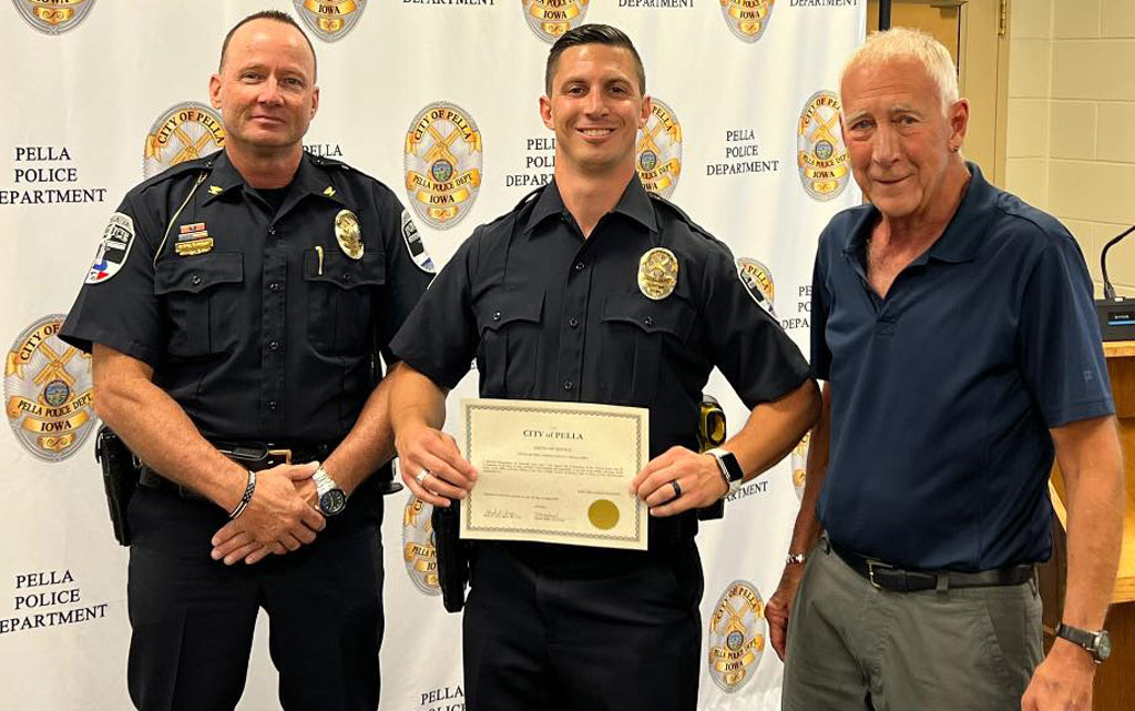 Mitchell Monarchino ’10 Sworn In as New Pella Police Officer