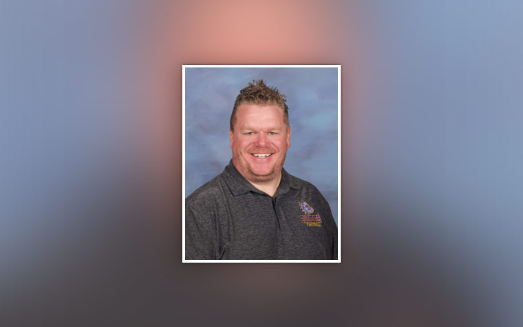 Brady Kurtz ’06 Named Lake Mills Head Football Coach