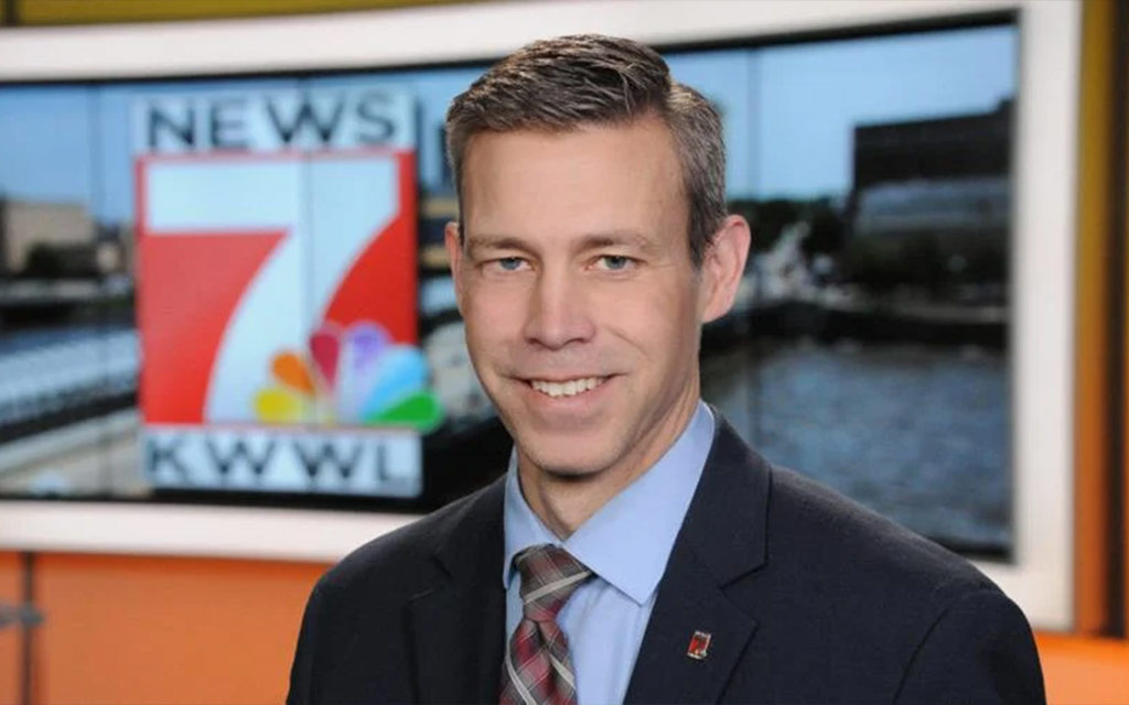 Mark Woodley ’99 Named 2023 Iowa Sportscaster of the Year