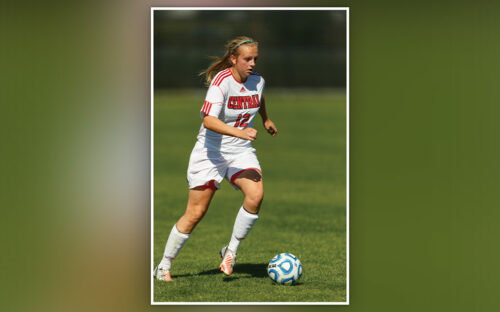 Anne Weaver '16 on soccer field.