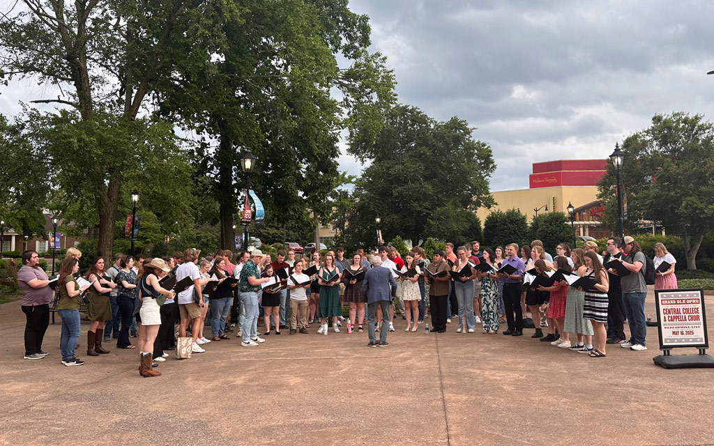 Central College A Cappella Choir Performed at the Grand Ole Opry